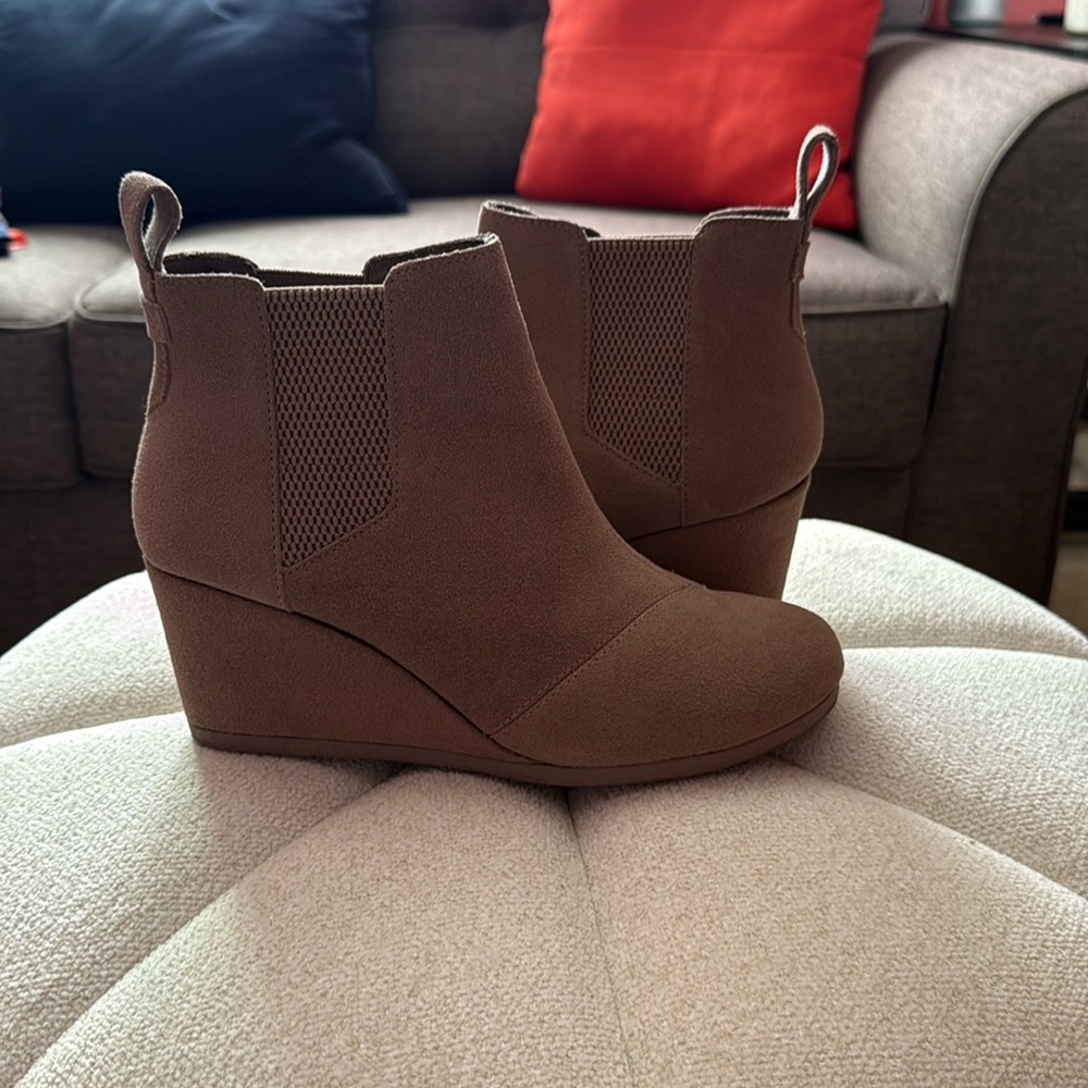 Toms wedge Kayley booties 8.5
